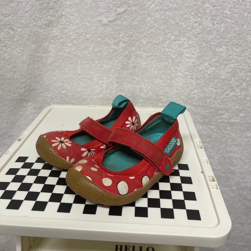 CHOOZE shoes size 5